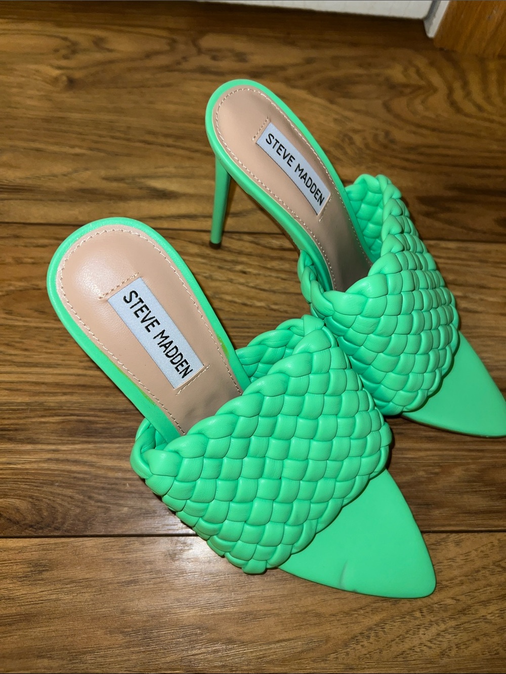 Steve Madden Mint Green Woven Pointed Mule Heels - Picture 5 of 5